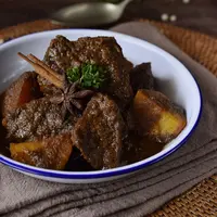 Ilustrasi semur daging./Copyright shutterstock.com/g/Afif+Haryanti