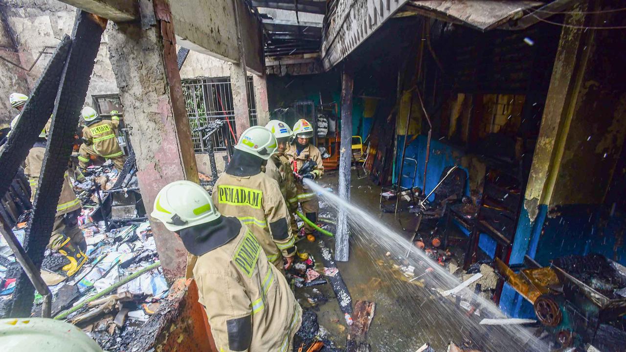 Kebakaran Gudang SDN Srengseng Sawah 04 Saat Jam Pelajaran