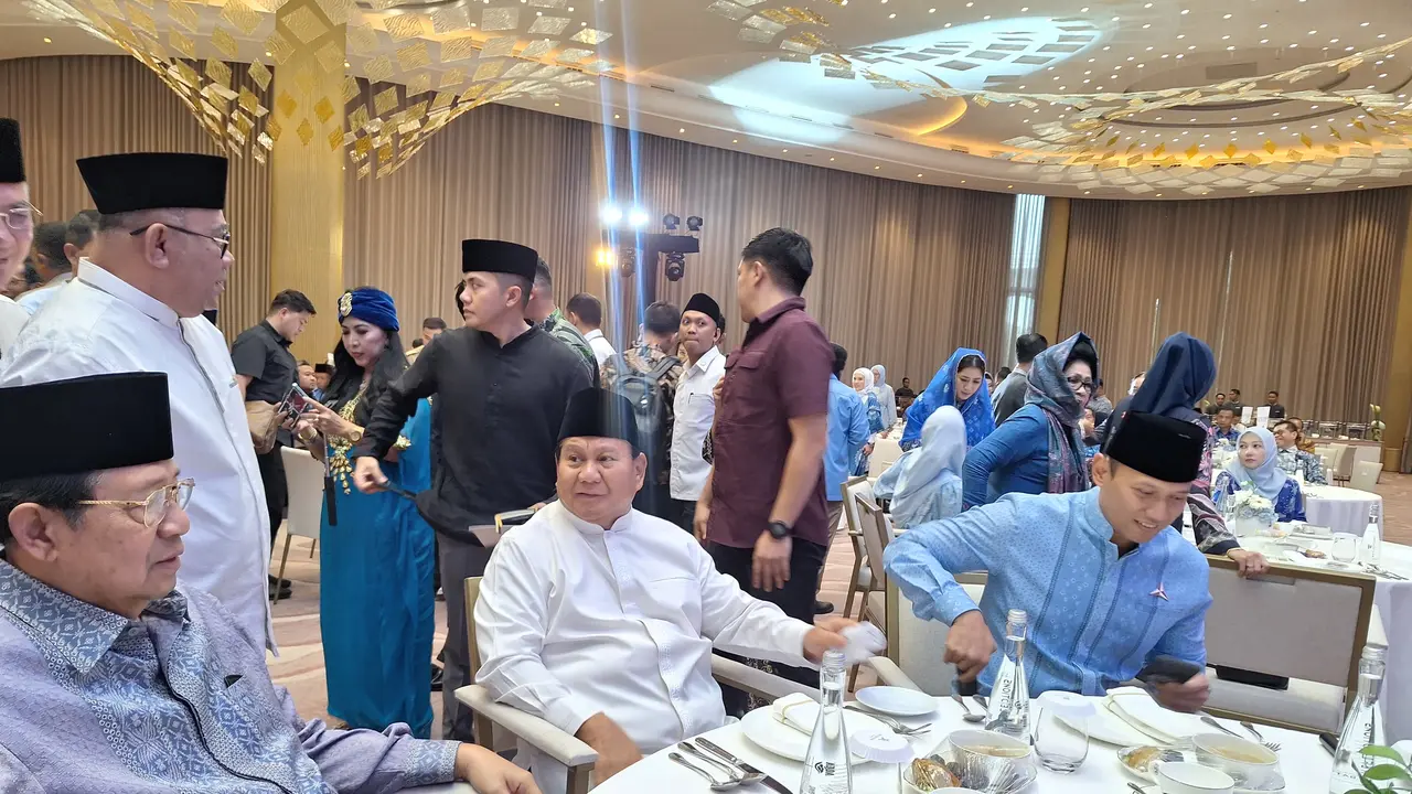 Presiden terpilih periode 2024-2029, Prabowo Subianto menghadiri acara buka puasa bersama Partai Demokrat di Hotel St. Regis Jakarta Selatan, Rabu (27/3/2024) (Liputan6.com/Lizsa Egaham)