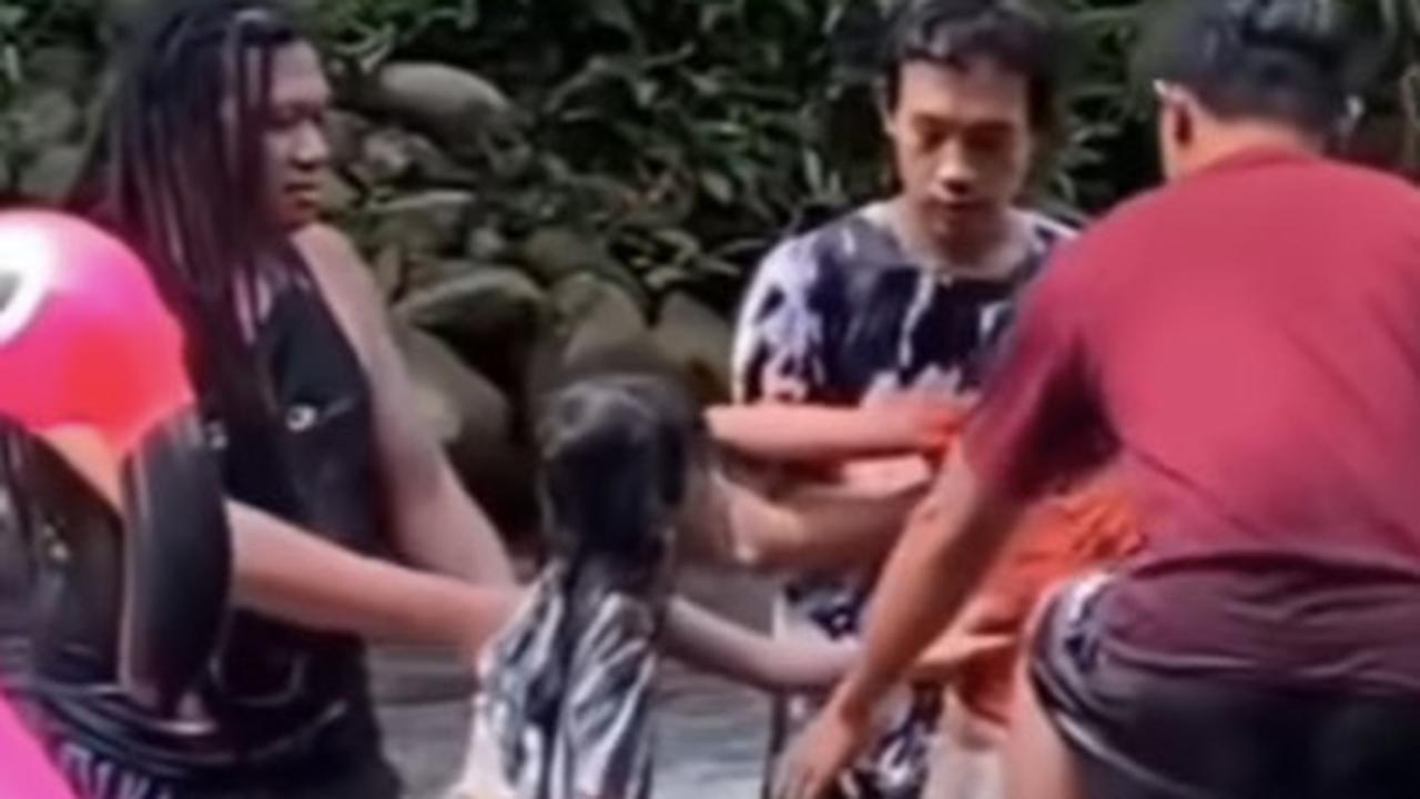 anak hanyut