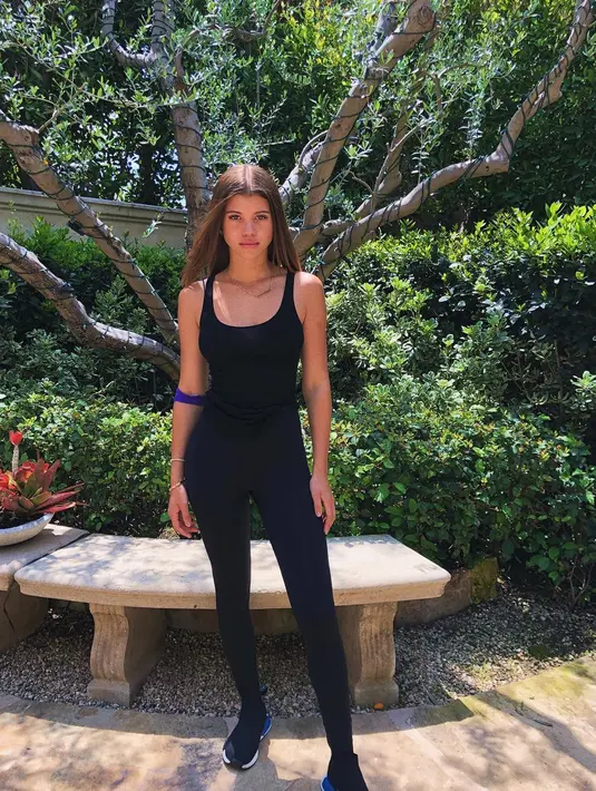 Bukan hanya Sofia Richie, Khloe Kardashian pun mengucapkan selamat ulang tahun pada Scott lewat Instagram. (instagram/sofiarichie)