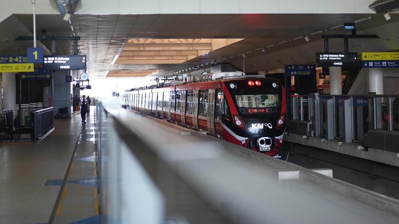 Operasional LRT Jabodebek Tetap Normal di Tengah Sebaran Abu Vulkanik