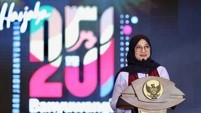 Bupati Banyuwangi Ipuk Fiestiandani dan Kesuksesannya Membangkitkan Pariwisata Pasca Pandemi