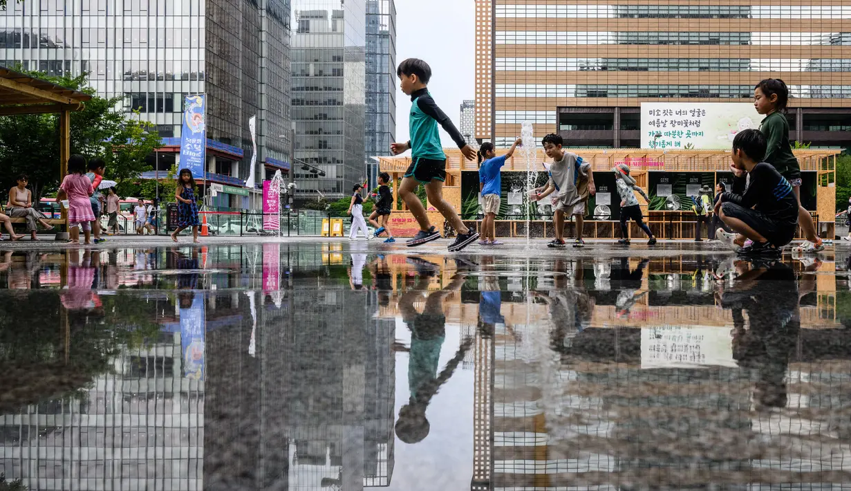 Greenpeace Korea Selatan mengungkapkan, jumlah rata-rata hari "panas ekstrem" yang dialami kota-kota di negara tersebut meningkat dua kali lipat dalam dua dekade terakhir. (Anthony WALLACE/AFP)