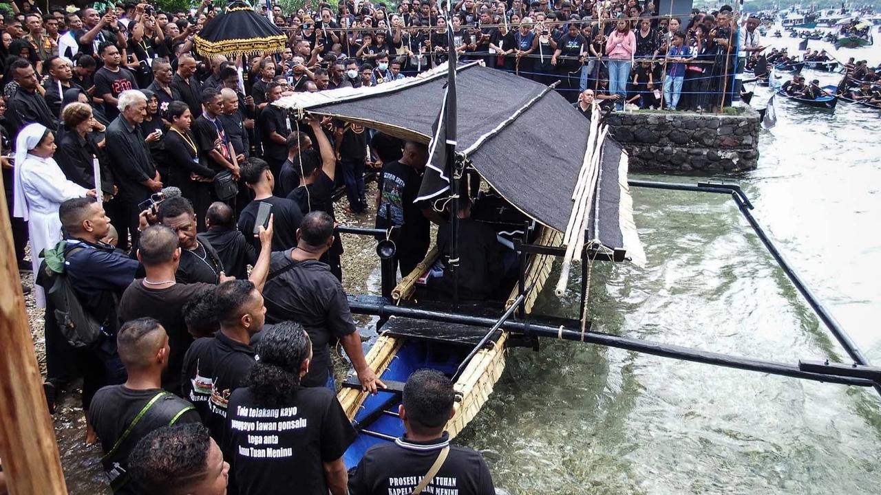 FOTO: : Prosesi Laut Tuan Meninu Hidupkan Tradisi Perayaan Jumat Agung  di Larantuka