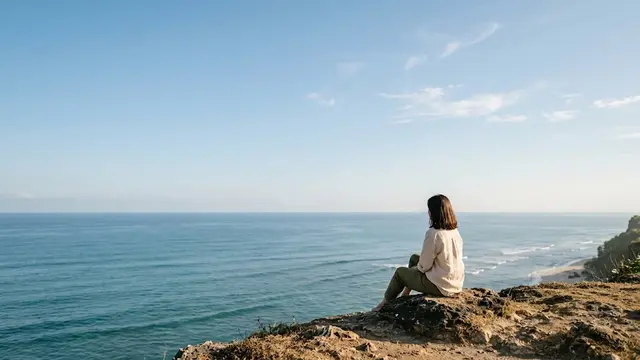 Ilustrasi Foto di Tebing Pantai
