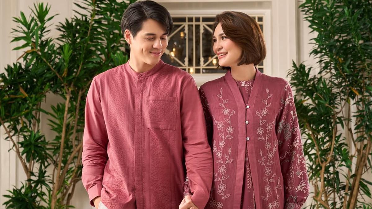6 Potret Model Gamis Rompi Lepas Luna Maya, Inspirasi Lebaran Sarimbit Keluarga