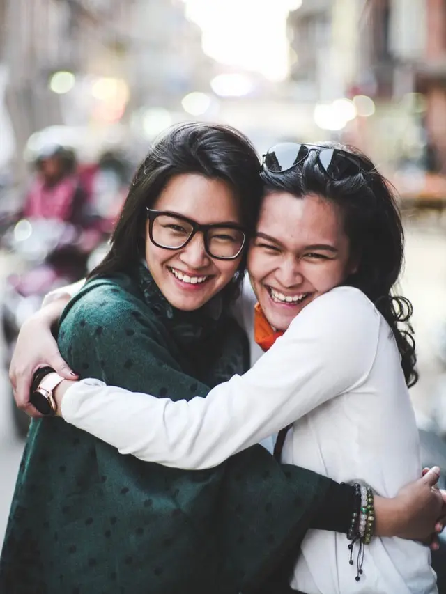 Sama-Sama Dokter, Ini 6 Pesona Twinda Rarasati Kembaran Twindy
