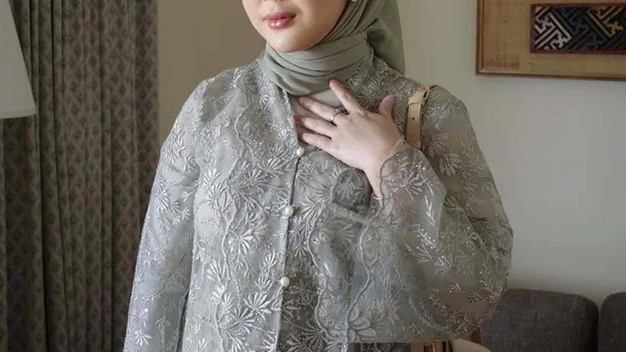 7 Model Gamis dan Setelan Hijab ala Kesha Ratuliu, Gaya Menawan untuk Ibu Muda