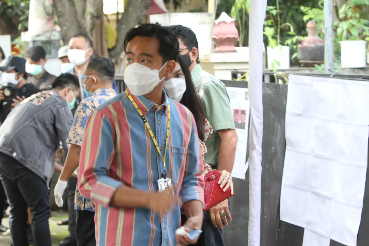 Calon Wali Kota Solo Nomor Urut 1, Gibran Rakabuming Raka usai mencoblos di TPS 22 Manahan Solo
