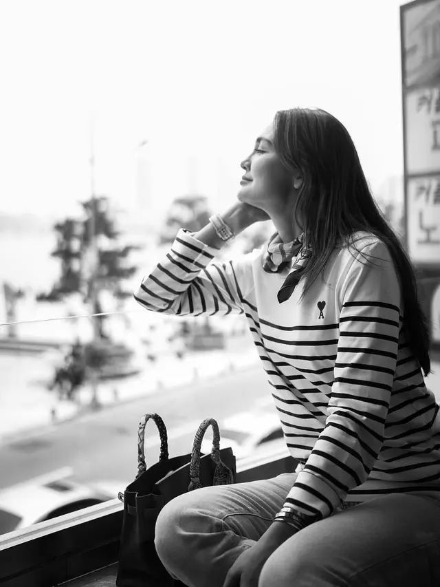 Inspirasi Outfit Kasual Luna Maya Liburan di Korea Selatan yang Membawanya Bertemu Jodoh