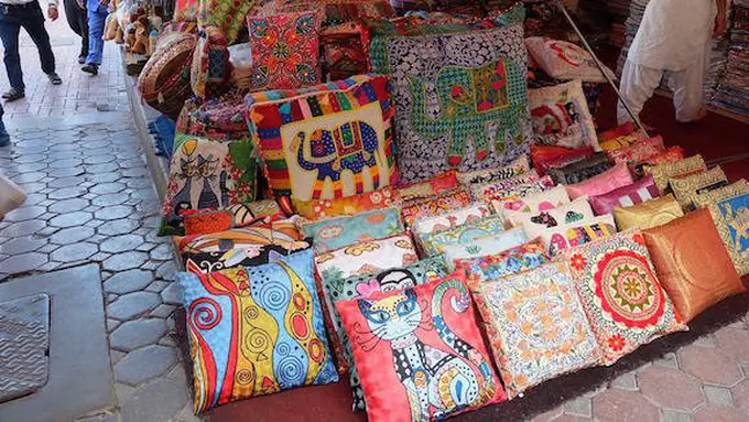 Souk Dubai (Foto Copyright Amelia Ayu Kinanti-Vemale.com)