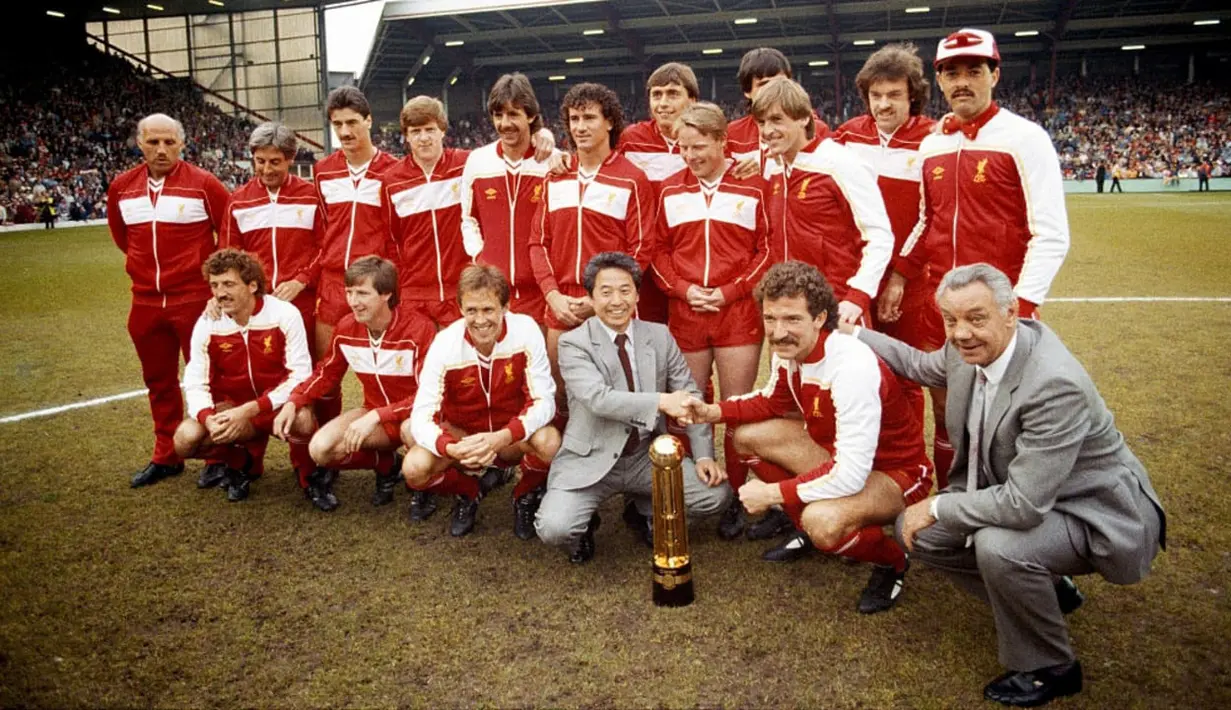 Liverpool menjadi klub ketiga yang mampu menjuarai Liga Inggris selama 3 musim berurutan, yaitu pada 1981/1982 hingga 1983/1984. Tiga gelar tersebut menjadi gelar ke-13 hingga ke-15 Liverpool yang hingga kini telah mengoleksi total 19 trofi juara Liga Inggris. Gelar Liga Inggris terakhir yang diraih The Reds terjadi pada musim 2019/2020. (liverpoolfc.com)