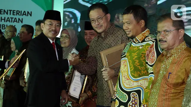 Eddy Sariaatmadja Raih Penghargaan Anugerah Menteri Kesehatan 2019