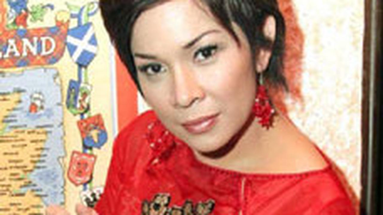 Semedi, Irianti Erningpraja Hasilkan 'Kunang-Kunang'