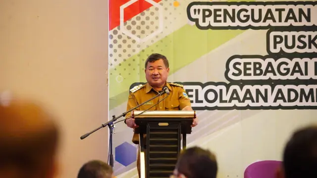 Bupati Garut, Jawa Barat Rudy Gunawan mengingatkan para pengelola Badan Layanan Umum Daerah (BLUD) terutama di bidang kesehatan, profesional dan transparan dalam pengelolaan keuangan, termasuk meningkatkan layanan BLUD bagi masyarakat.