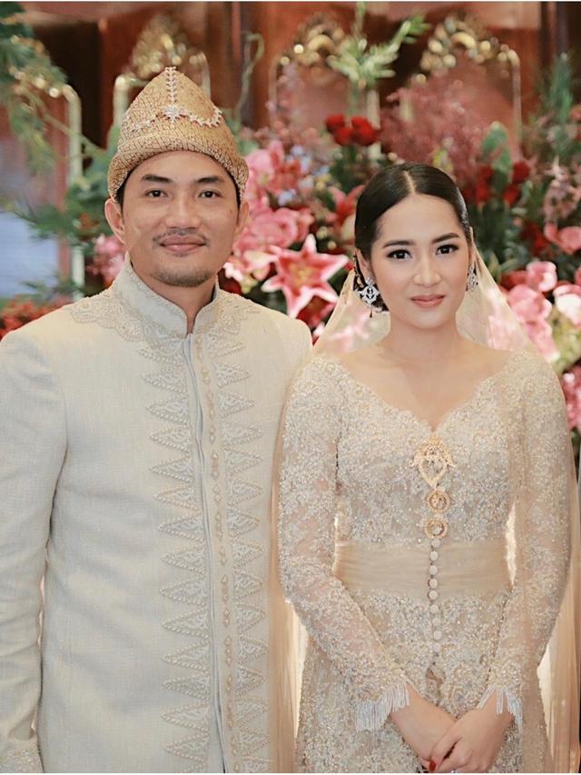 6 Momen Manis Nikahan Niken Anjani, Cantik Pakai Busana Adat Palembang