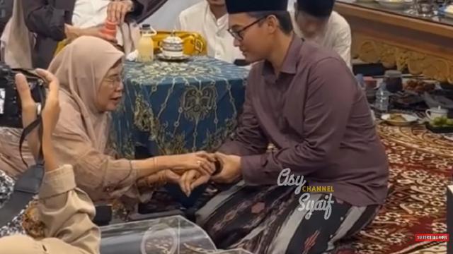 Acara seserahan balasan lamaran Ning Chasna untuk Gus Sunny ini tak kalah meriahnya (SS: YouTube Asy Syaif Chanel)