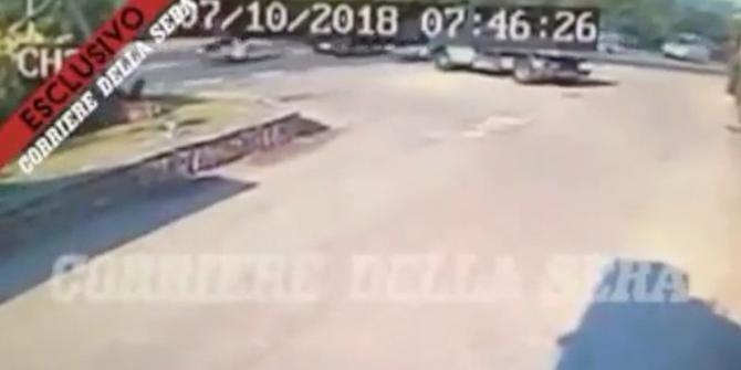 VIDEO: Detik-detik George Clooney Terlempar dari Motor