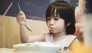 Anak Jangan Cuma Kenyang Makan Nasi, Pastikan Asupan Protein Hewani Cukup