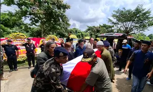 Jenazah Capt Andy, Pilot Pesawat ATR yang Jatuh (Foto: Pramita/liputan6.com)