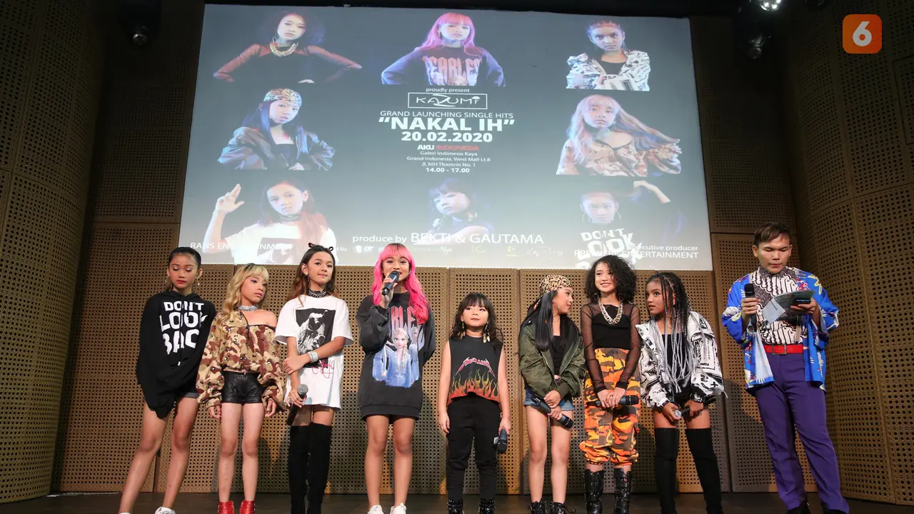 Buat Girlband Cilik, Ini 5 Momen Indra Bekti Bersama Anggota Kazumi