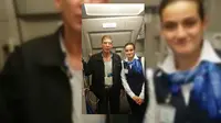 Tak Hanya Penumpang, Pramugari Selfie dengan Pembajak Egypt Air ? (Telegraph)
