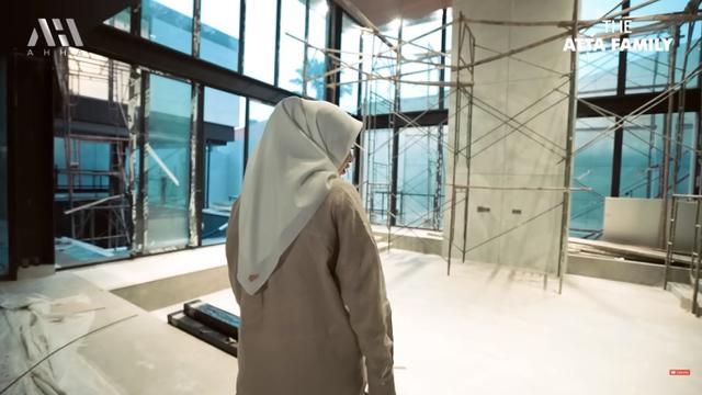 Potret Ruang Tamu Atta Halilintar dan Aurelie Hermansyah (YouTube/AH)