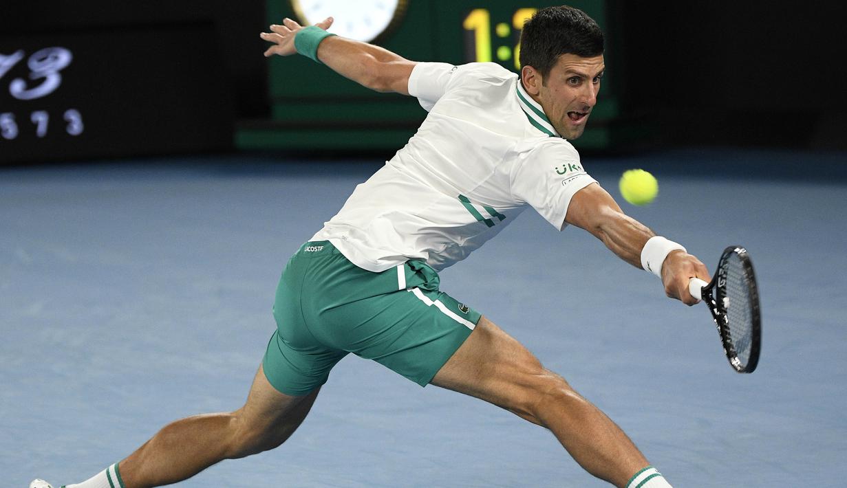 Salah satu kunci yang membuat Djokovic bisa mencetak banyak poin karena ia punya servis yang mematikan. Tercatat lebih dari 70 persen servis pertama Djokovic berhasil menjadi poin. (AP Photo/Andy Brownbill)