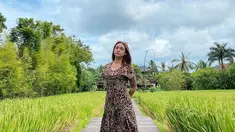 Pemilik nama lengkap Demi Langston Sabatini, beberapa waktu belakangan ini terlihat sibuk dalam proses syuting. Selebgram yang namanya sudah cukup lama dikenal ini sekarang bermain film Yowis Ben 3 yang disutradari Fajar Nugros dan Bayu Skak. (Liputan6.com/IG/demilangston)