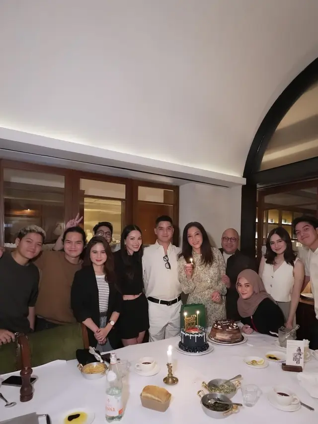 6 Adu Gaya Couple di Perayaan Ulang Tahun Al Ghazali, El Rumi-Syifa Hadju hingga Dul Jaelani-Tissa Biani Tampil Kompak