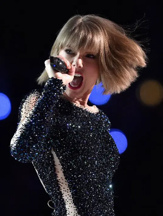 Menurut penuturan Zayn yang dilansir PEOPLE, awalnya ia dan taylor berada di tempat yang berbeda. Hanya melalui sambungan telepon, Taylor pun bersedia untuk melakukan kolaborasi dengan Zayn. (AFP/Bintang.com)