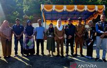 Pemkab Natuna Salurkan Bantuan PKH dan Beras untuk Warga Pulau Penyangga