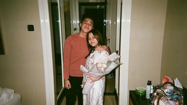 7 Potret Kebersamaan Adhisty Zara dan Kekasih, Makin Romantis
