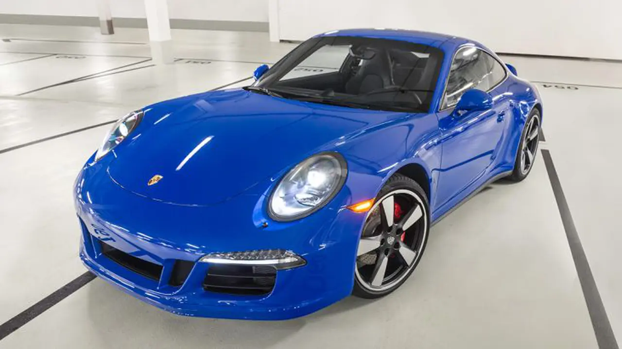 Porsche 911 GTS Couple Club Cuma Ada 60 Unit