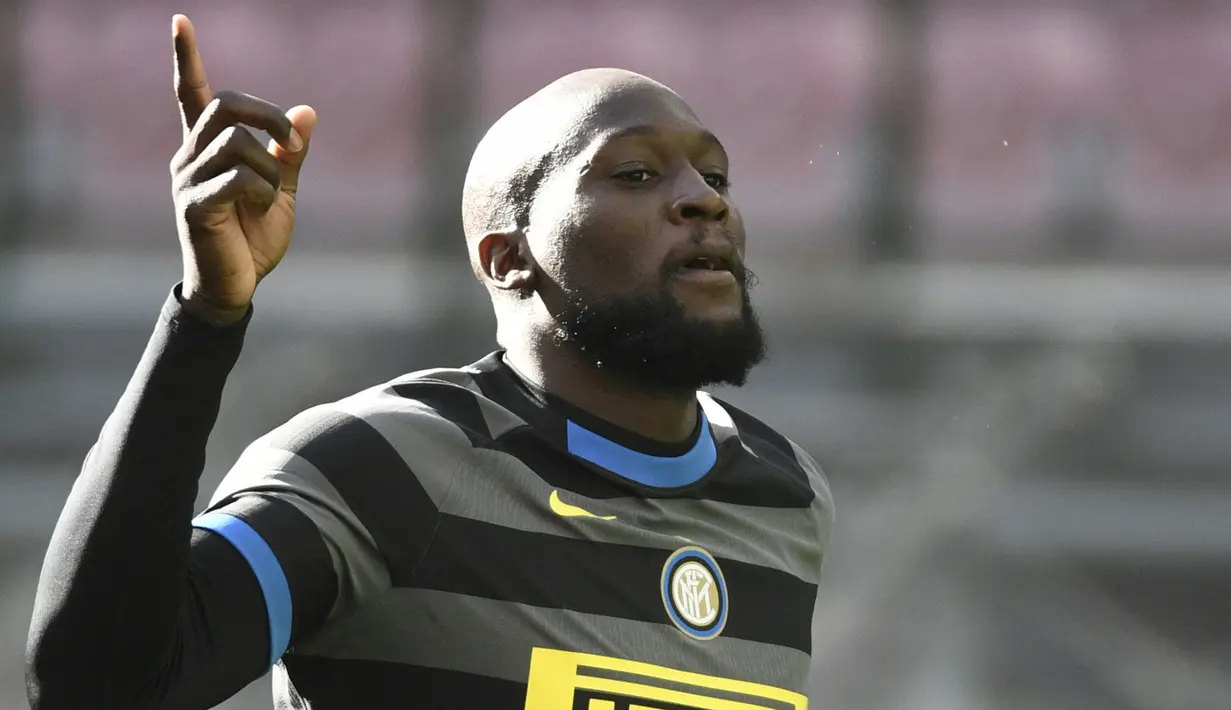 Romelu Lukaku. Striker Inter Milan ini ditebus Chelsea dengan mahar 115 juta euro pada 12 Agustus 2021. Ia bergabung kembali dengan Chelsea setelah tepat 10 tahun lalu juga menjadi pemain baru The Blues usai didatangkan dari Anderlecht pada musim 2011/2012. (Foto: AFP/Filippo Monteforte)