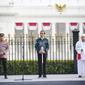 Presiden Joko Widodo (Jokowi) melepas Kirab Merah Putih dari depan Istana Merdeka bersama ulama karismatik Habib Luthfi bin Ali bin Yahya dan Kapolri Jenderal Listyo Sigit Prabowo, Minggu (28/8/2022)pagi. (Ist)