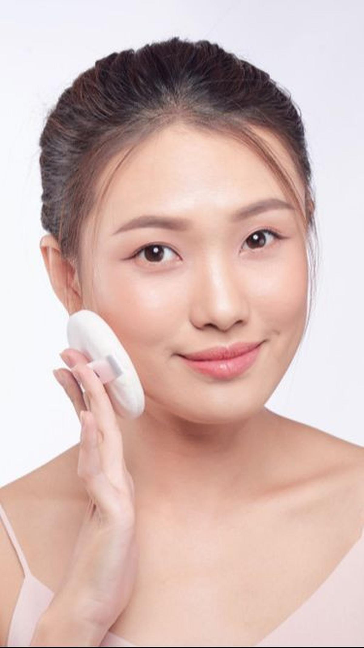 5. Gunakan Cushion yang Matte Finish<br>