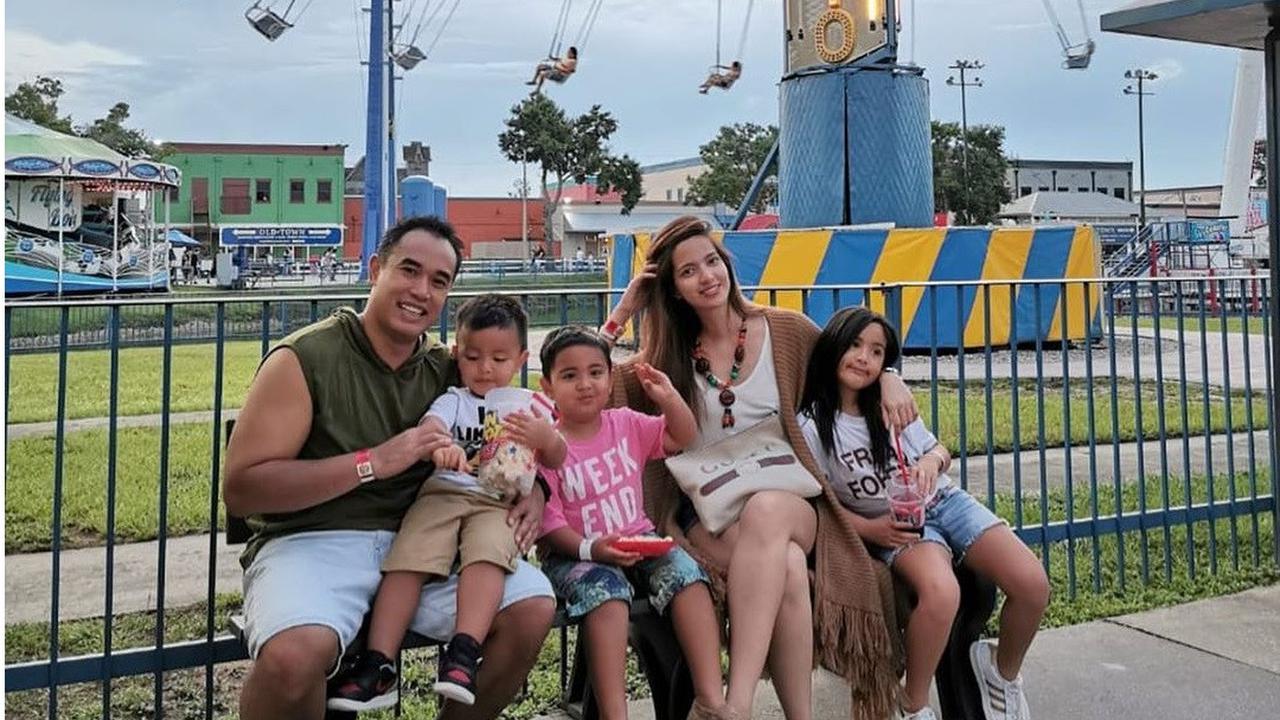 Larang Anak Makan Nasi, Ini 4 Bukti Nia Ramadhani Jadi Ibu yang Disiplin