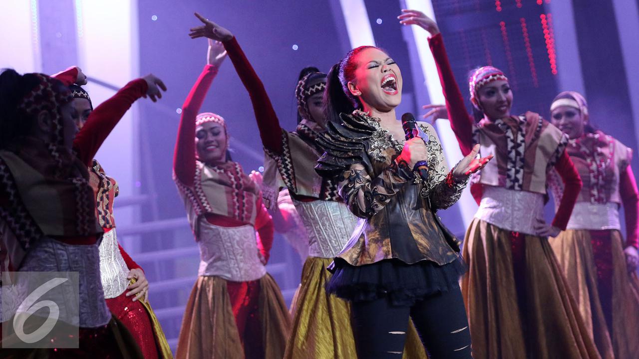 Penampilan Group B di D`Academy Asia 2 Diwarnai Adu Komentar Juri