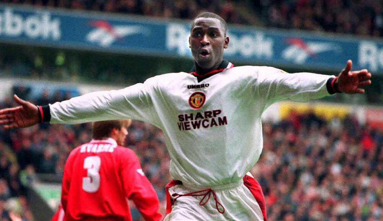 <p>Andy Cole telah mengoleksi 187 gol bersama Manchester United, Manchester City, Portsmouth, Blackburn Rovers, dan Fulham. Ia juga mampu menorehkan catatan yang tak kalah gemilang saat musim pertamanya di Liga Inggris. Cole menjadi pemain pertama yang finis dengan jumlah gol dan assist terbanyak di musim yang sama, yaitu 34 gol dan 13 assist saat bermain untuk Newcastle United. Atas prestasinya tersebut, ia kemudian dianugerahi penghargaan Sepatu Emas dan Pemain Muda PFA Terbaik. (AFP/PA/Owen Humphreys)</p>