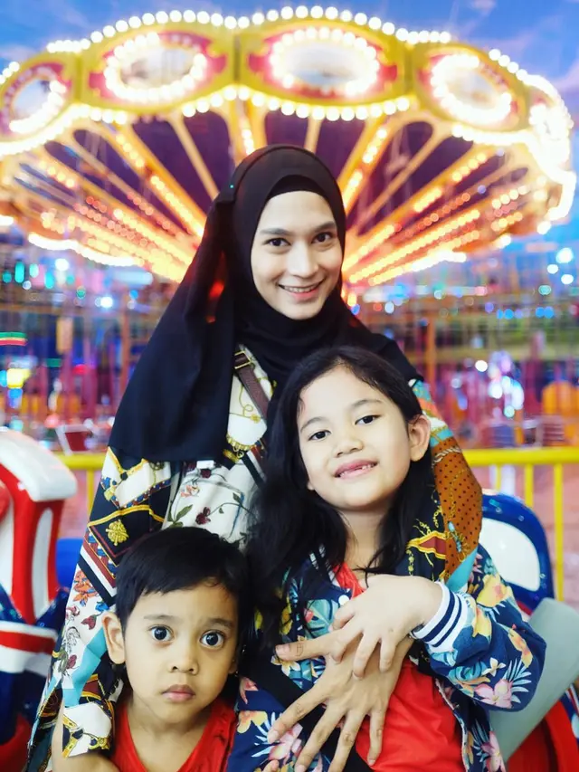 6 Potret Terbaru Sonia Prastika, Pemeran Minah di Mini Series 'Jungkir Balik Dunia Sissy'