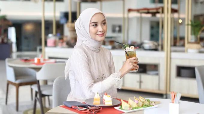 wanita february mental kuat sederhana