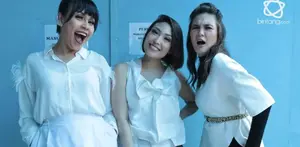 Luna Maya, Melaney Ricardo dan Ayu Dewi dalam geng Menteri Ceria.