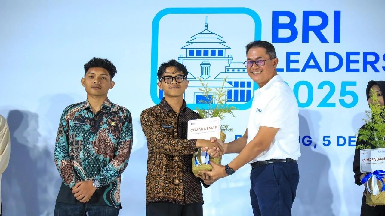 Program BRI Menanam – Grow & Green penanaman dan pemberian 3.000 bibit pohon produktif dan pohon keras di Kiara Artha Park, Bandung