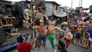 Basket menjadi permainan yang sangat populer dimainkan di Filipina. (REUTERS/Erik De Castro)
