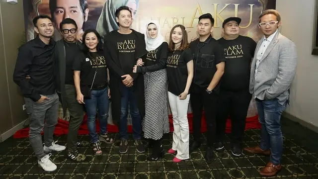 [Fimela] Cut Meyriska dan Roger Danuarta