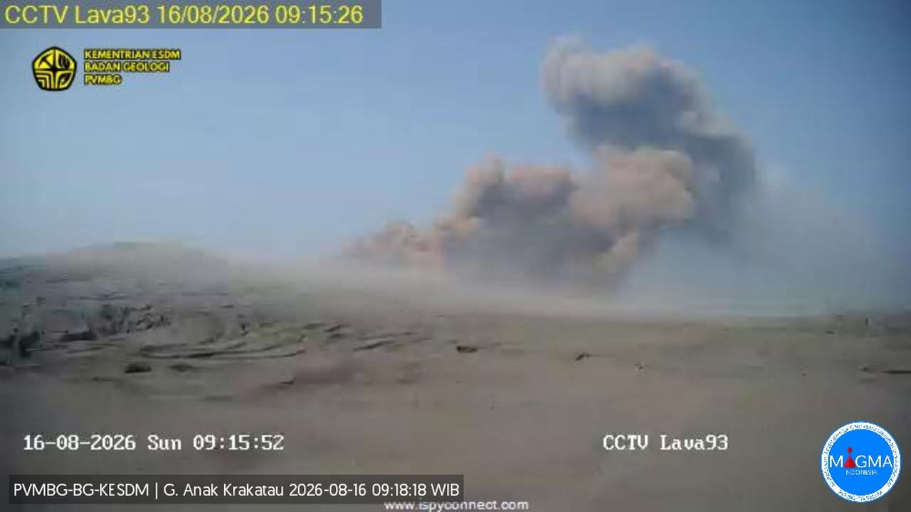 Gunung Anak Krakatau Erupsi, Waspada Radius Bahaya 3 Km