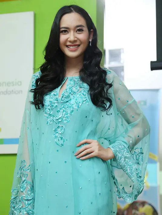 Perempuan yang merasakan sedih saat ditinggal neneknya akibat terkena kanker itu juga mengurangi makanan yang mengandung bahan pengawet. (Nurwahyunan/Bintang.com)