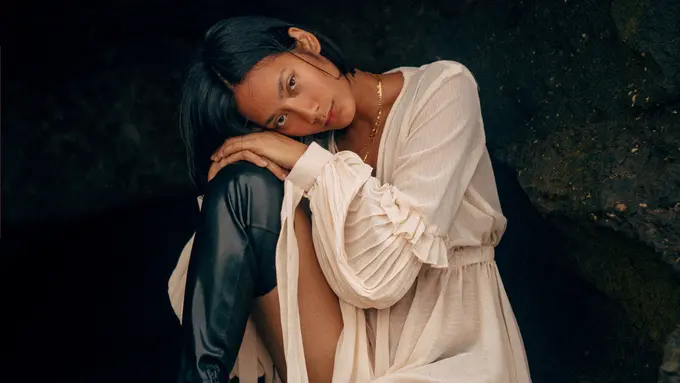 [Bintang] Cantik Natural, Tampilan Bare-Faced Tara Basro Ini Tidak Terlihat Membosankan